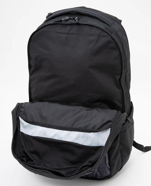DAKINE × MAYHEM / CAMPUS PREMIUM 28L バックパック