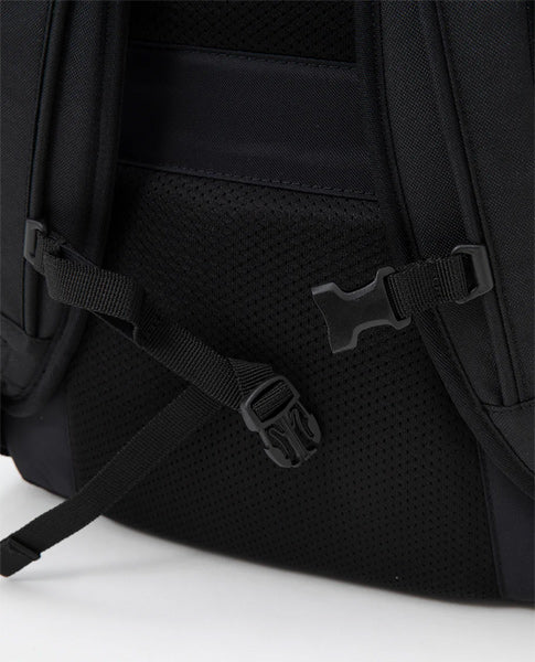 DAKINE × MAYHEM / CAMPUS PREMIUM 28L バックパック