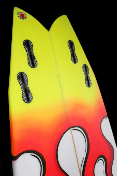 5'6"《RNF-RETRO REVAMP》艺术家:Ryder