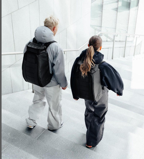 Hugger Backpack 25L / Black Out
