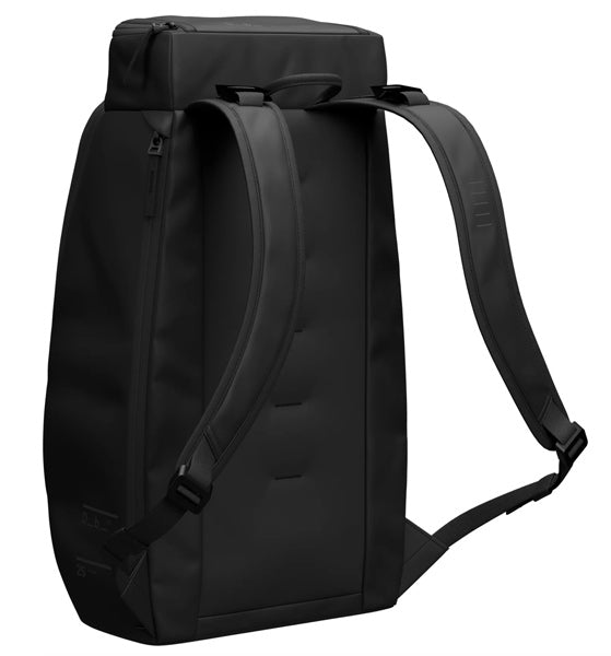 Hugger Backpack 25L / Black Out
