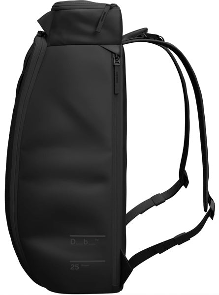Hugger Backpack 25L / Black Out