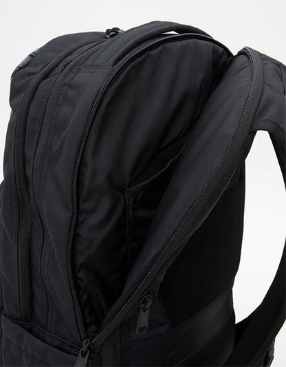 DAKINE × MAYHEM / CAMPUS PREMIUM 28L バックパック