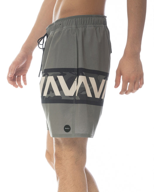 RVCA Hybrid Amphibious Board Shorts [VA BANDED TRUNK 18"]