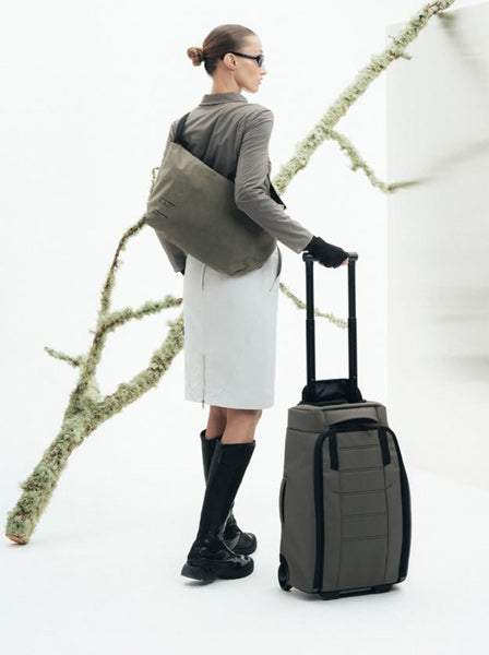 キャンペーン対象品：Hugger Roller Bag Check-in 60L / Forest Green