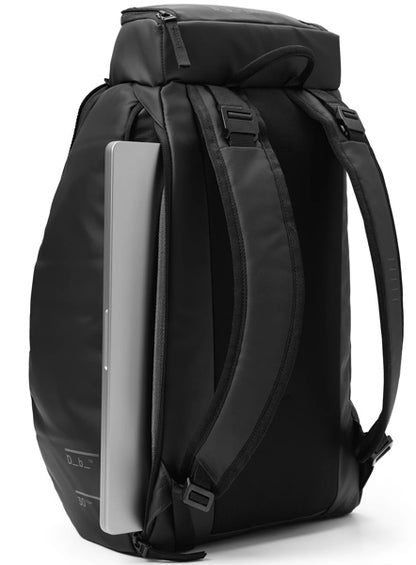 『Db』Hugger Backpack 30L / Black Out