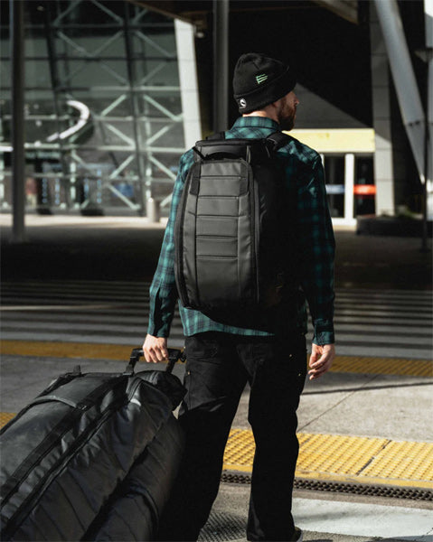 『Db』Hugger Backpack 30L / Black Out