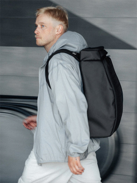 『Db』Hugger Backpack 30L / Black Out