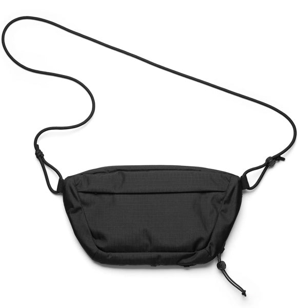 Roamer Pro 斜挎包 6L / 黑色