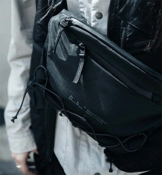 Roamer Pro 斜挎包 6L / 黑色