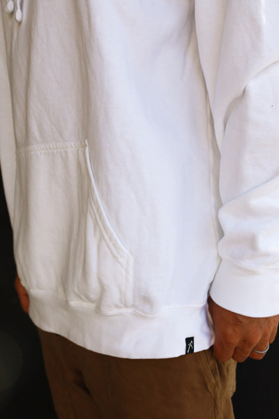 Pullover hoodie [MAYHEM BOLTS] WHITE
