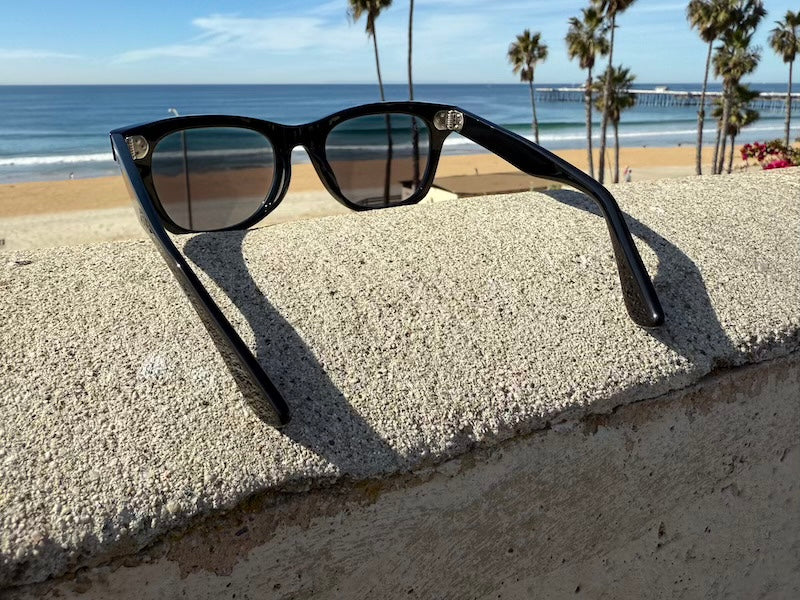 [HIGH TIDE] Gloss Black / Smoke Gray