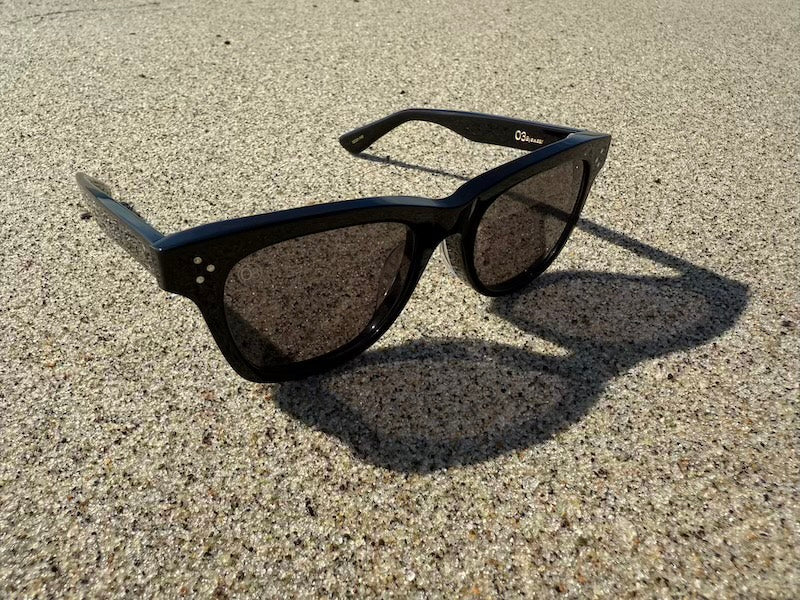 [HIGH TIDE] Gloss Black / Smoke Gray