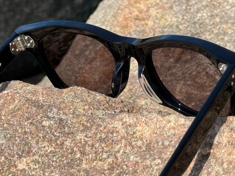 [HIGH TIDE] Gloss Black / Smoke Gray