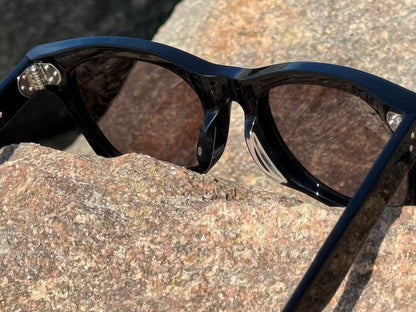[HIGH TIDE] Gloss Black / Smoke Gray